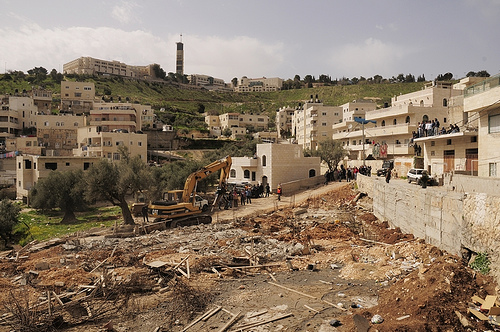 A demolition site in Al-'Issawiyya. Photo  by Virginia Paradinas, posted by the Israeli Committee Against Home Demolitions. 